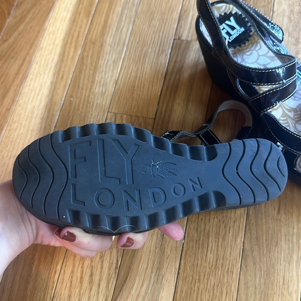Fly London Yuma Sandal size 39/8 - Picture 6 of 7